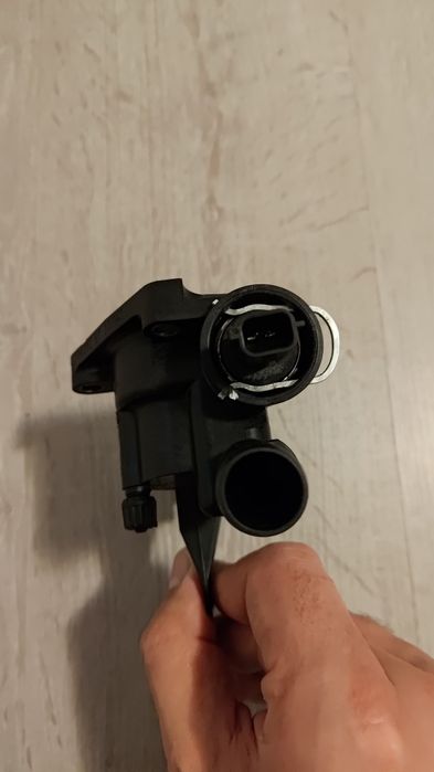 Vand flansa termostat Megane 2 motor 1.5