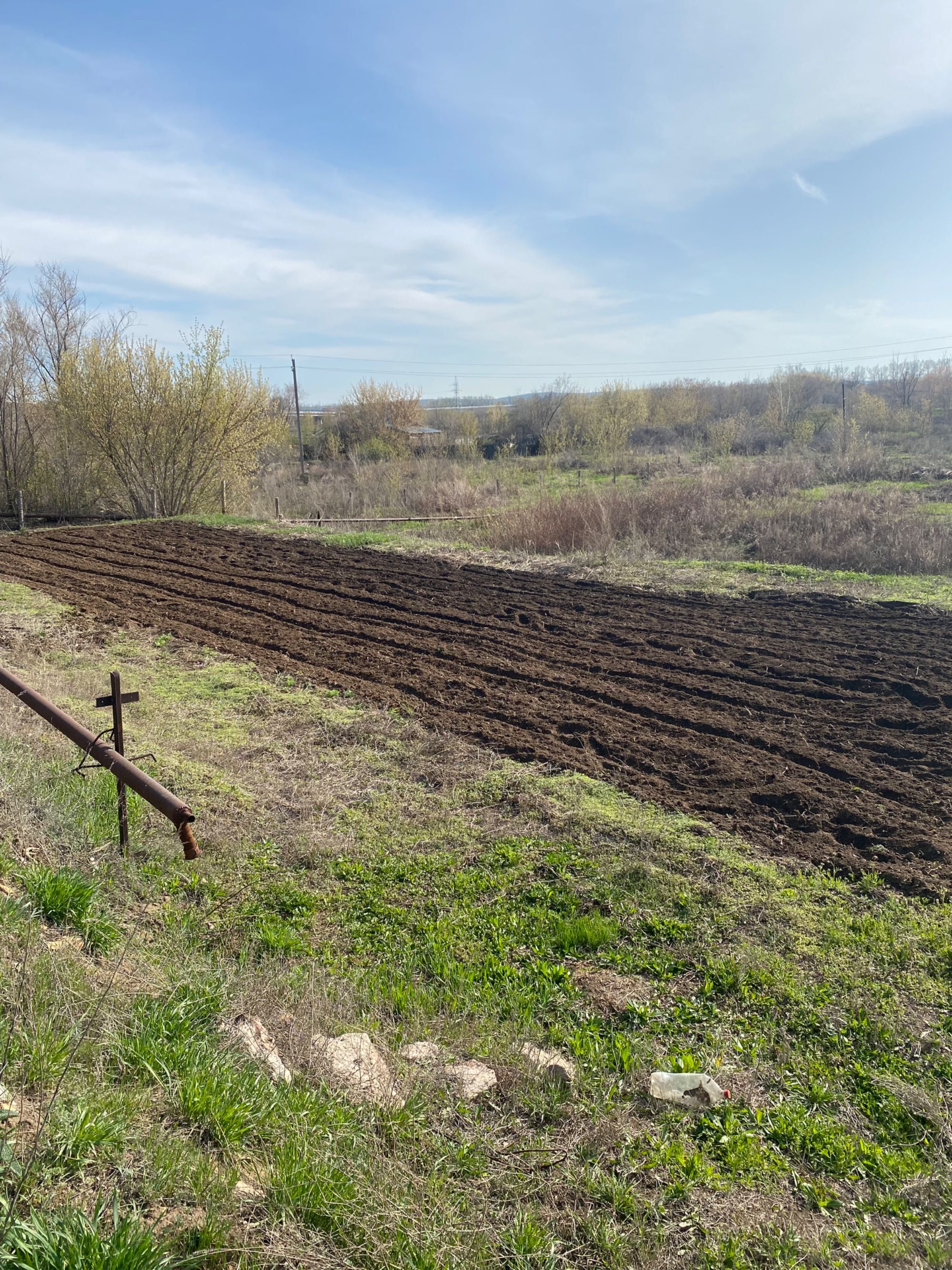 Продам срочно 2 дачи в подарок мотоплуг новый