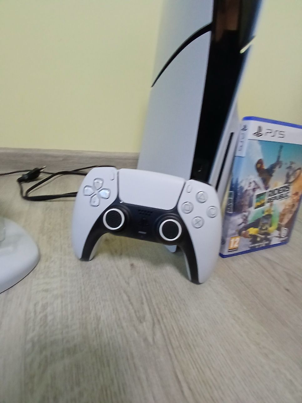Playstation 5 slim 1TB и волан със педали в ГАРАНЦИЯ