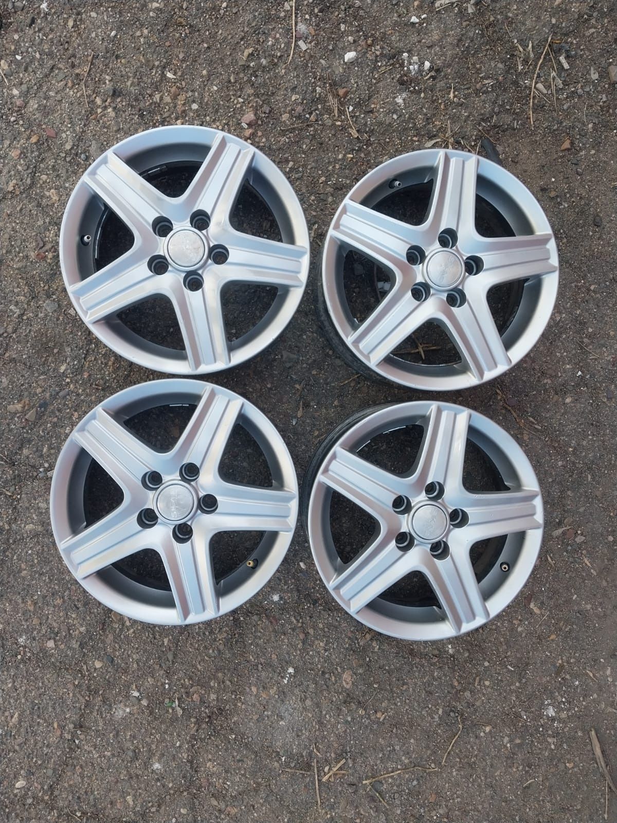 Диски R14 SCAD Россия. 5×100. Торга нет.