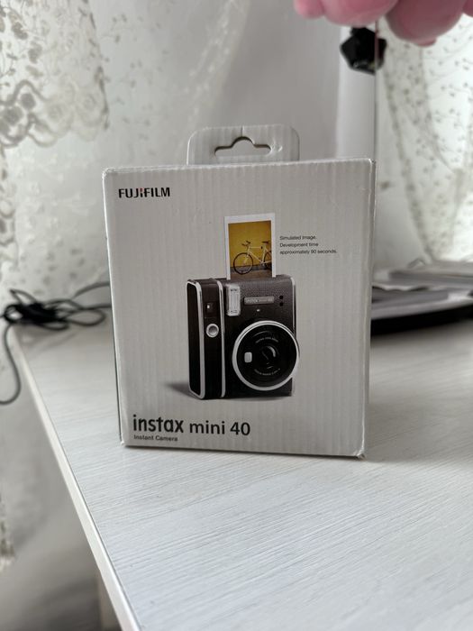 Фотокамера моментальной печати Fujifilm Instax Mini 40 черный