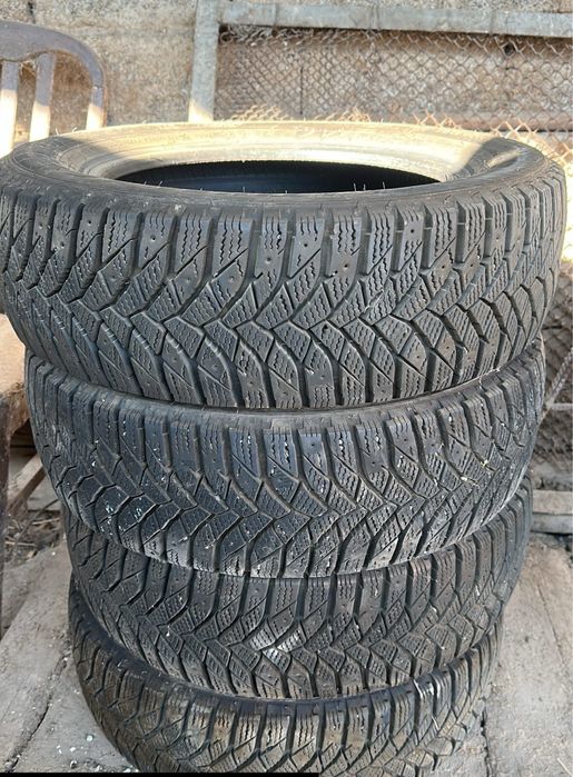 зимние шины TREANGLE почти новые