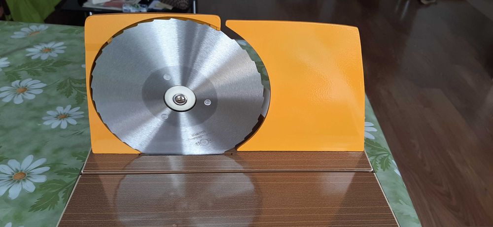 Машинка за рязане на хляб  колбаси и други