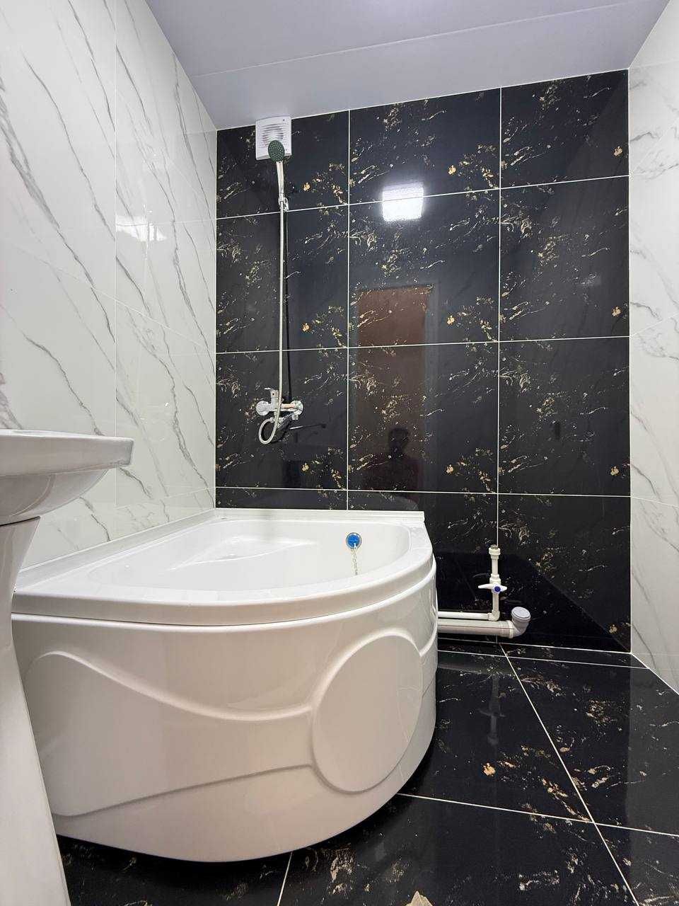 СРОЧНО !! Продается квартира в Яшнабаде 1/2/4 ( 40 кв/м ) Авиасозлар 2