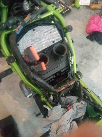 Сервиз за скутери и мотори Vespa,Kymco,Piaggio,Yamaha,Kawasaki,Ducati.