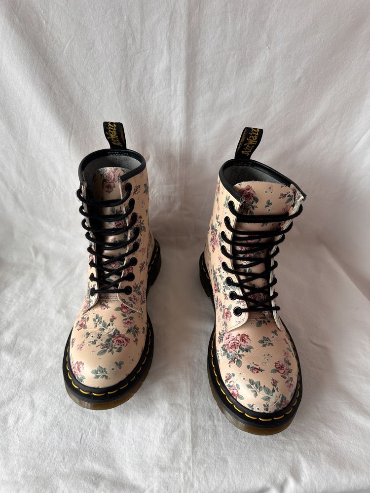 Bocanci dama,Dr.Martens floral,marime 37