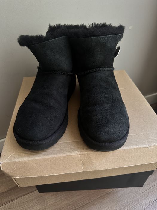 Дамски боти на UGG