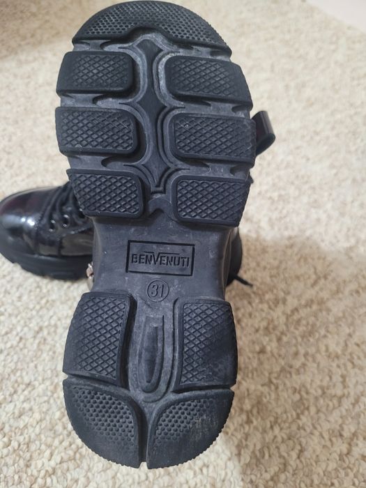 Ghete fete mar 31,interior 21 cm