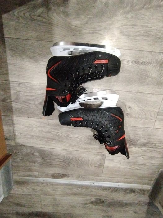 Каньки хоккеиные 40 размер