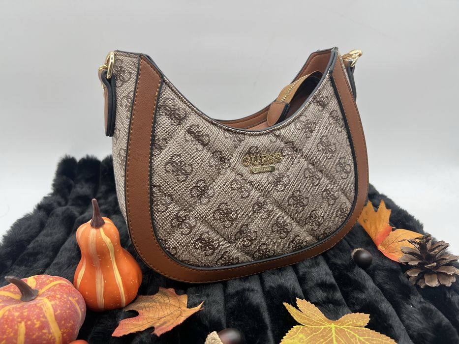 Дамска чанта Guess