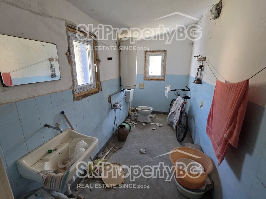 Къща с парцел в село Бели Искър, близо до Боровец!