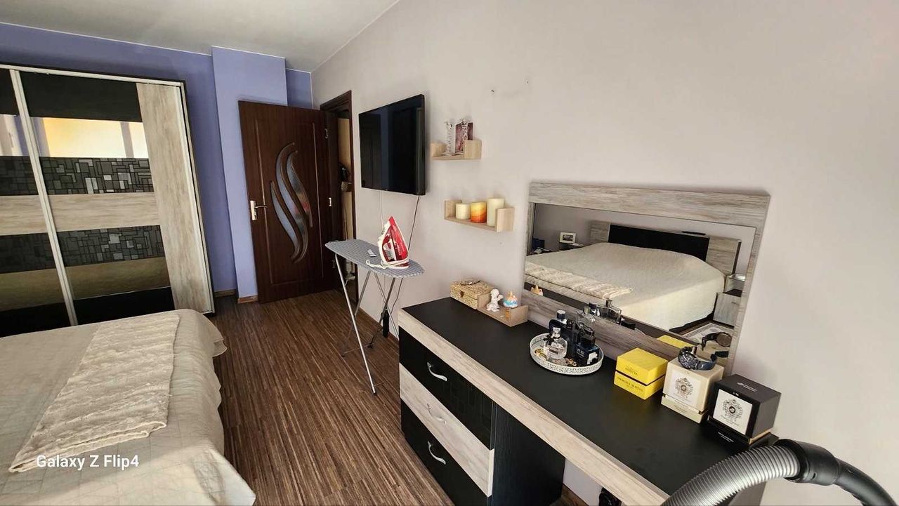 Продава се Двустаен апартамент в Радомир - 65 кв.м за 1138 €/кв.м - Снимка #11