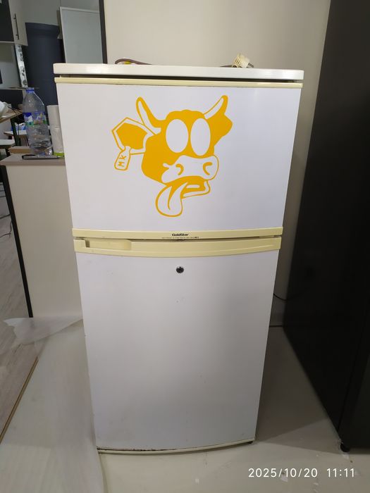 Маленький холодильник GoldStar срочно будет скидка