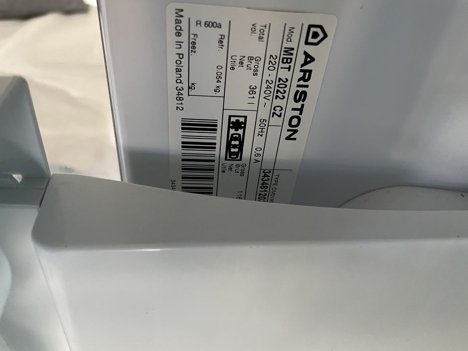 Хладилник с фризер Ariston MBT 2022CZ