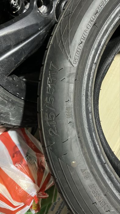 Продаю шину в отличном состояний