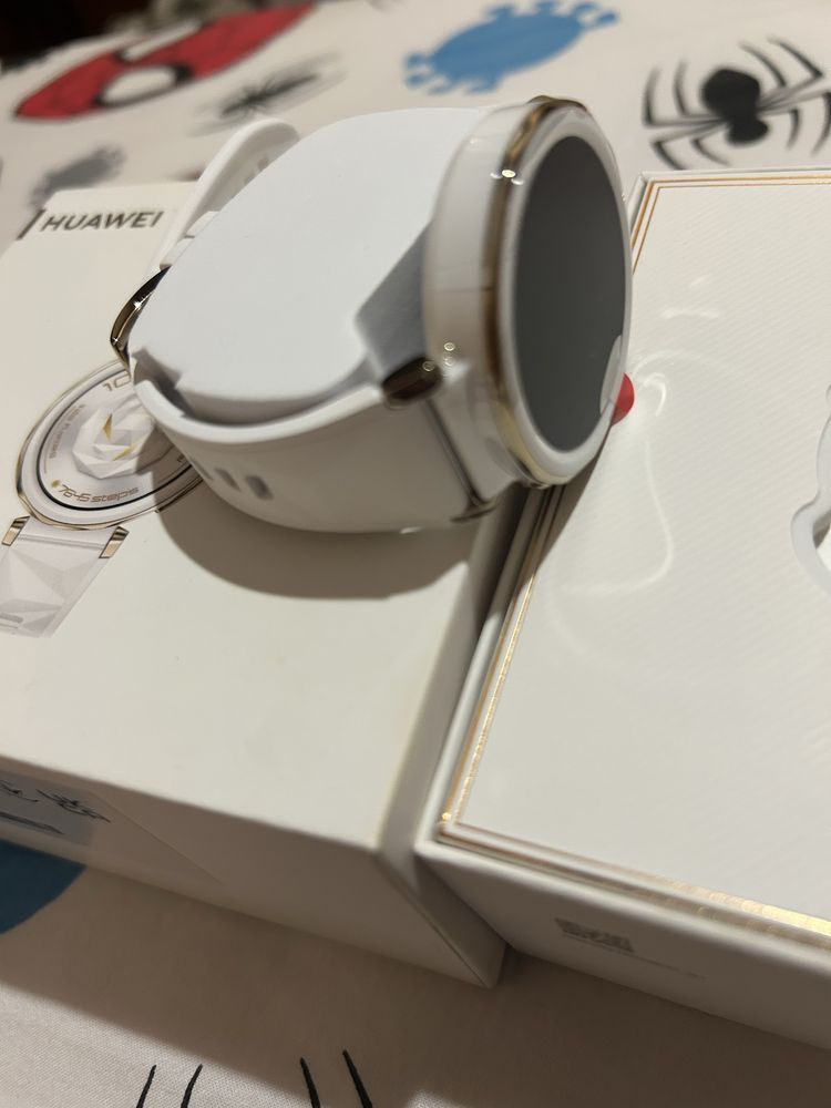 ЧИСТО НОВ Huawei watch GT 5 PRO