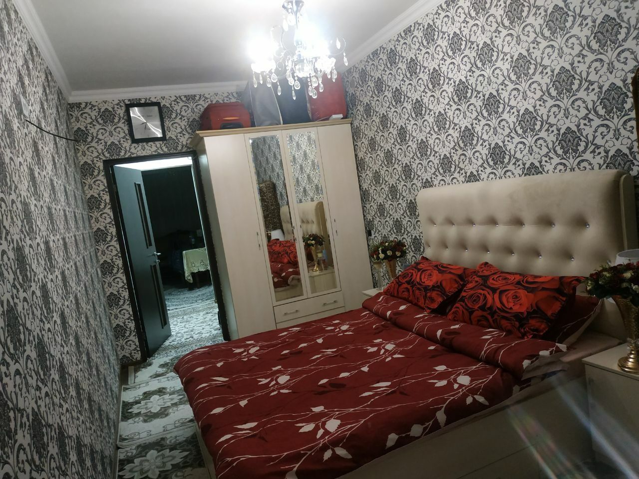 Продаётся дом, Свой