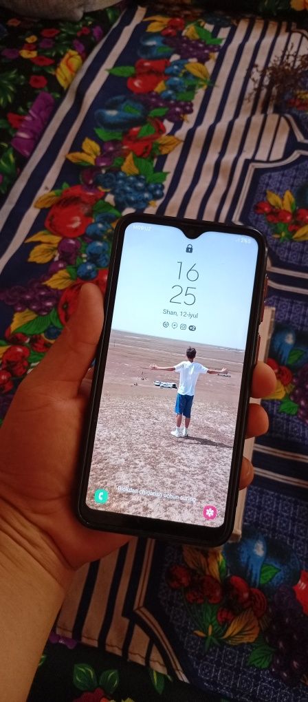 Tezda telefon sotiladi ishlashlari chotki