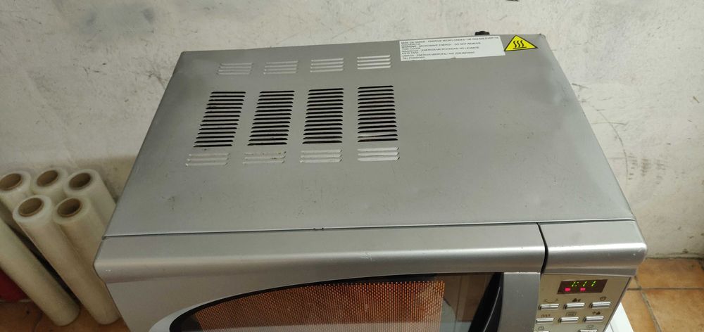 Cuptor cu microunde / grill Bluesky