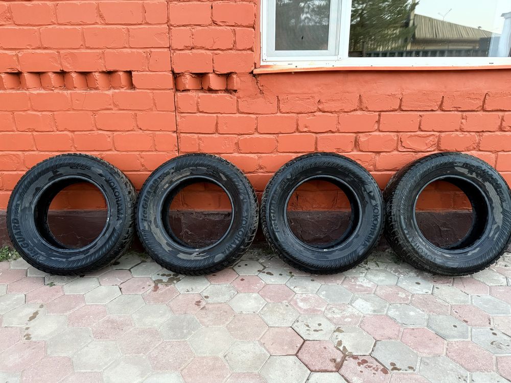 Yokohama iceGUARD iG65 265/65 R17 |