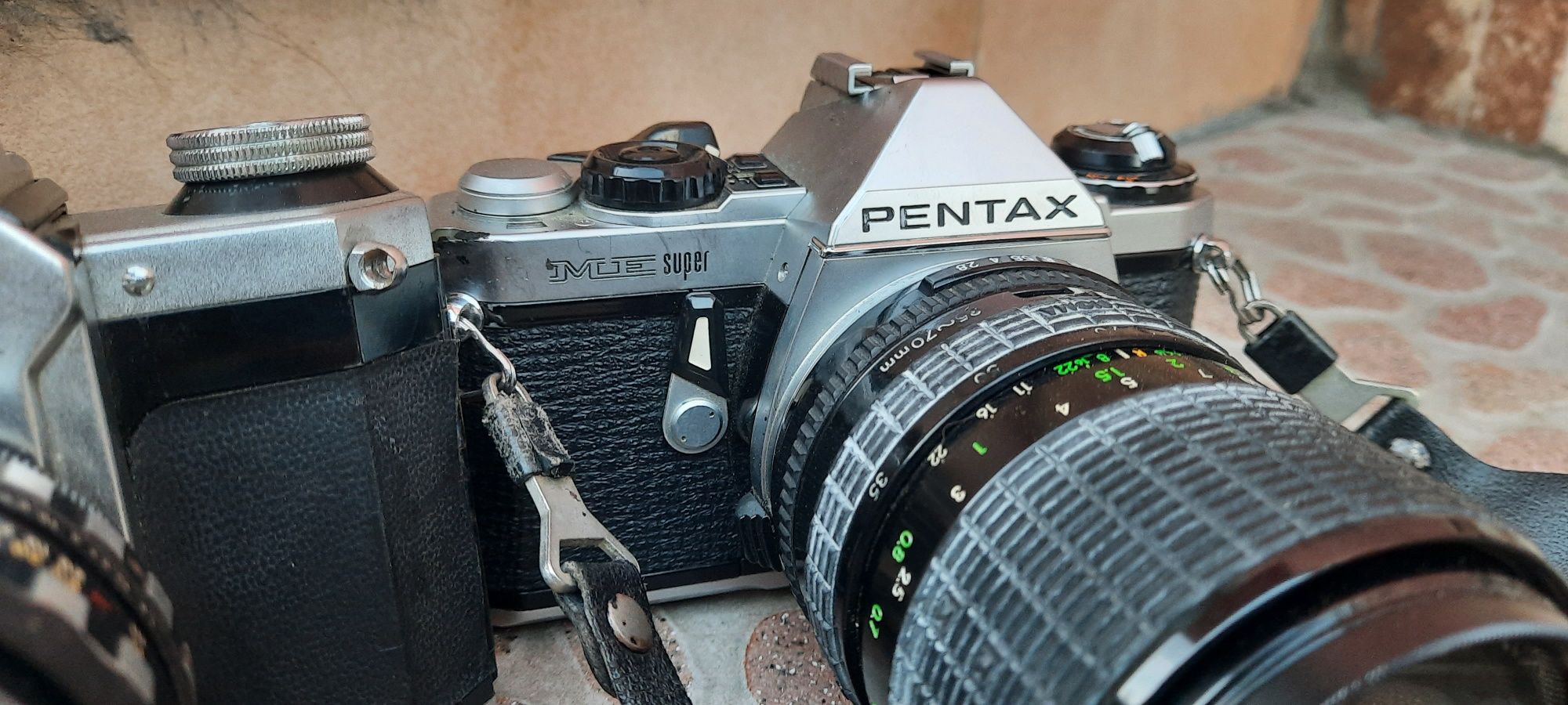 Фотоапарат Edixa Reflex Ba обект50/1:1.8мм и  Pentax me  Обектив 35-70