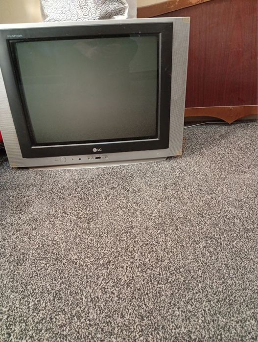 Xoldilnik  televizorla sotiladi Srochna