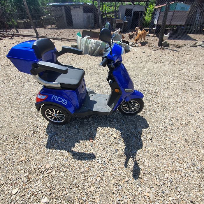 Scuter electric pentru persoane cu handicap