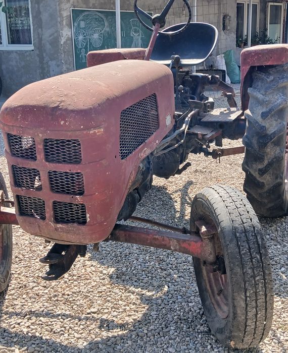 Tractoras de vânzare