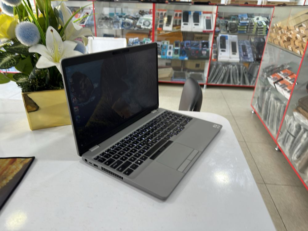 Dell ekrani sensor simkarta tushadigan core i5 ideal holatda keldi