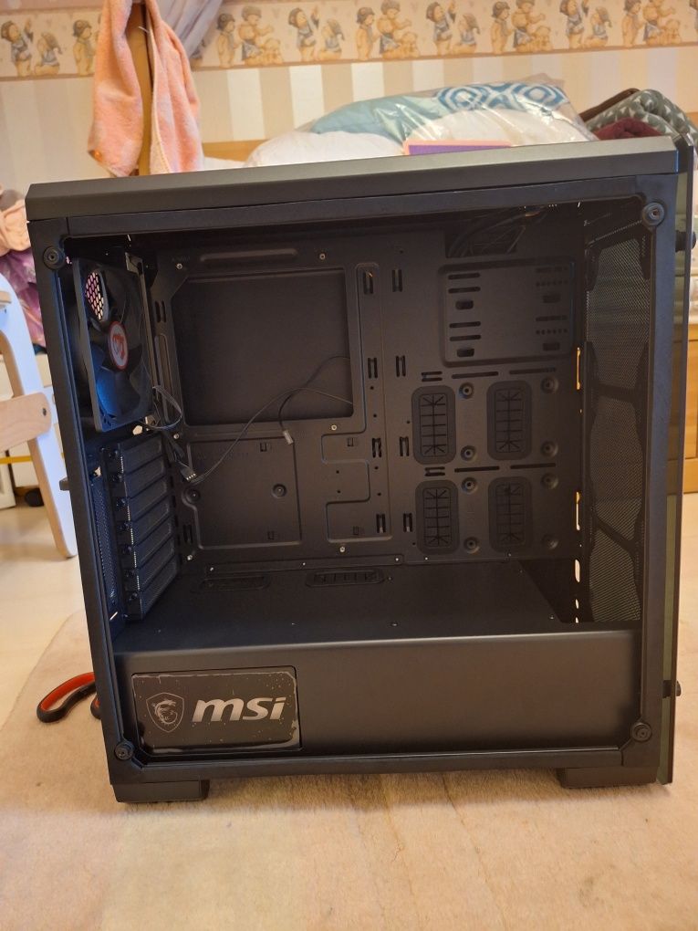 Компютърна кутия MSI