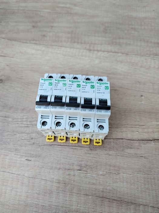 Siguranțe automate schneider