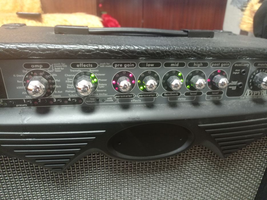 Улвсиател peavey vypyar 30watts