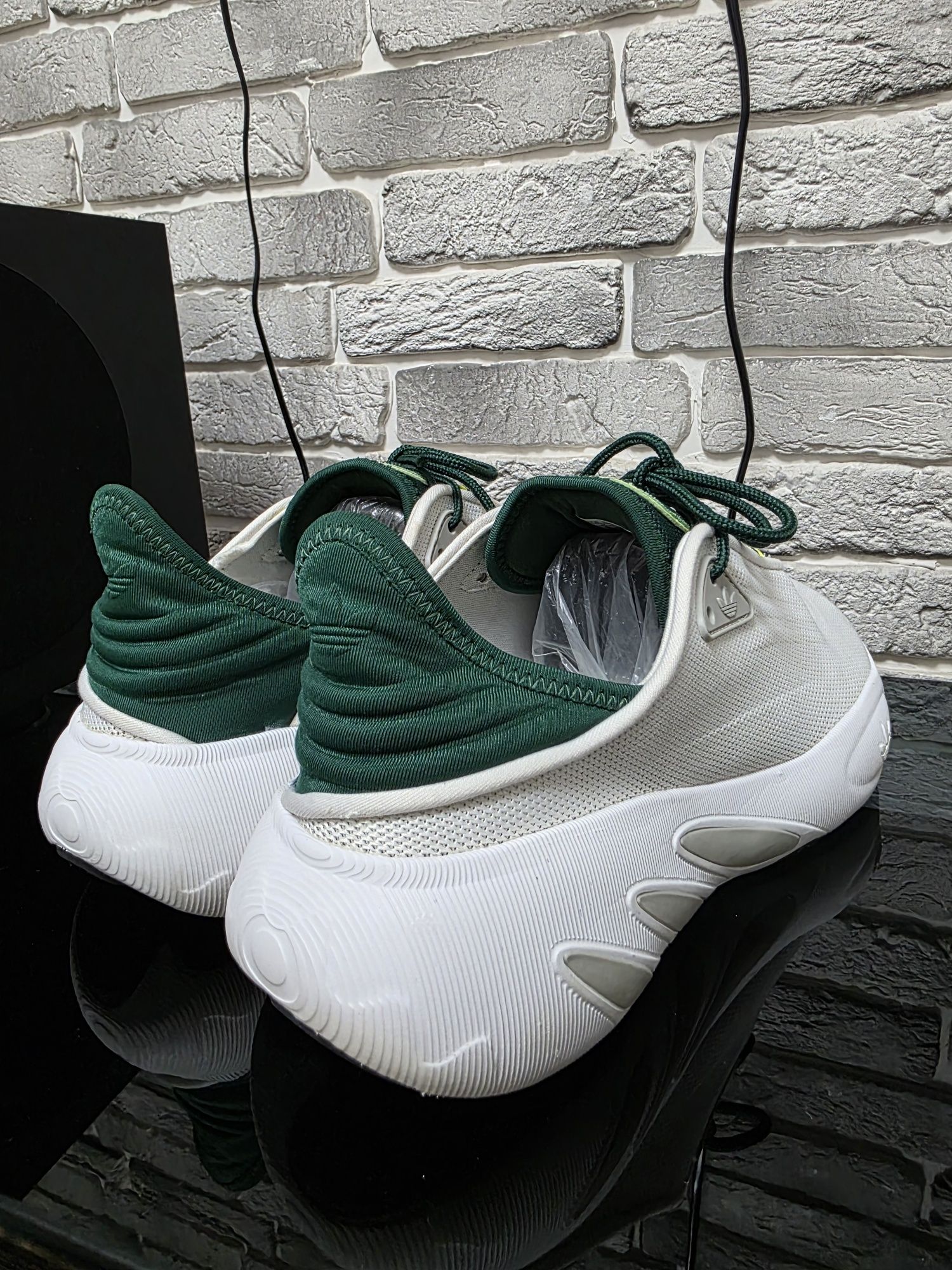 Оригинальные кроссовки Adidas