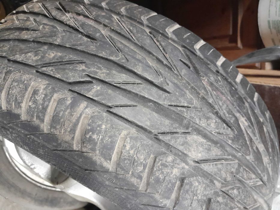 Джанти 4×100 със летни гуми Голф 2 .