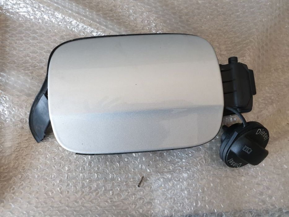 capac rezervor audi a4 b8 8k combi non facelift 8k0809999a