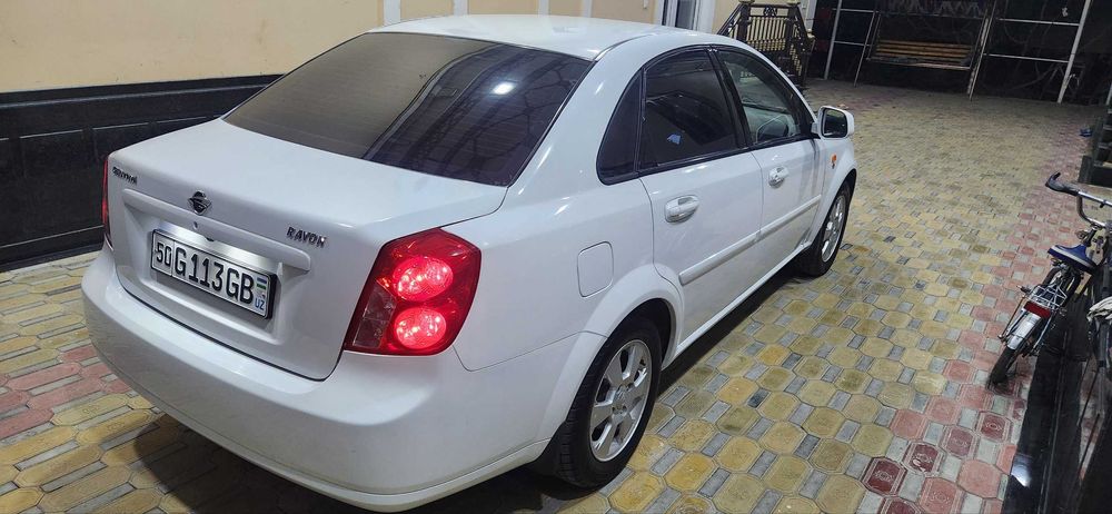 Жентра автомашинаси сотилади холати аъло