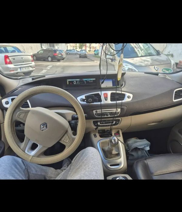 Grand scenic  7 locuri