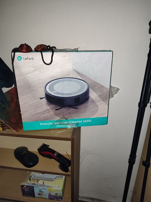 Aspirator robot Lefant M310, 350 de lei, nou in cutie