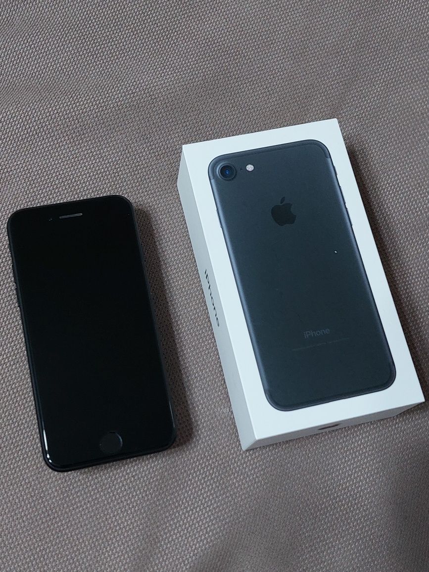 Телефон iPhone 7 32gb