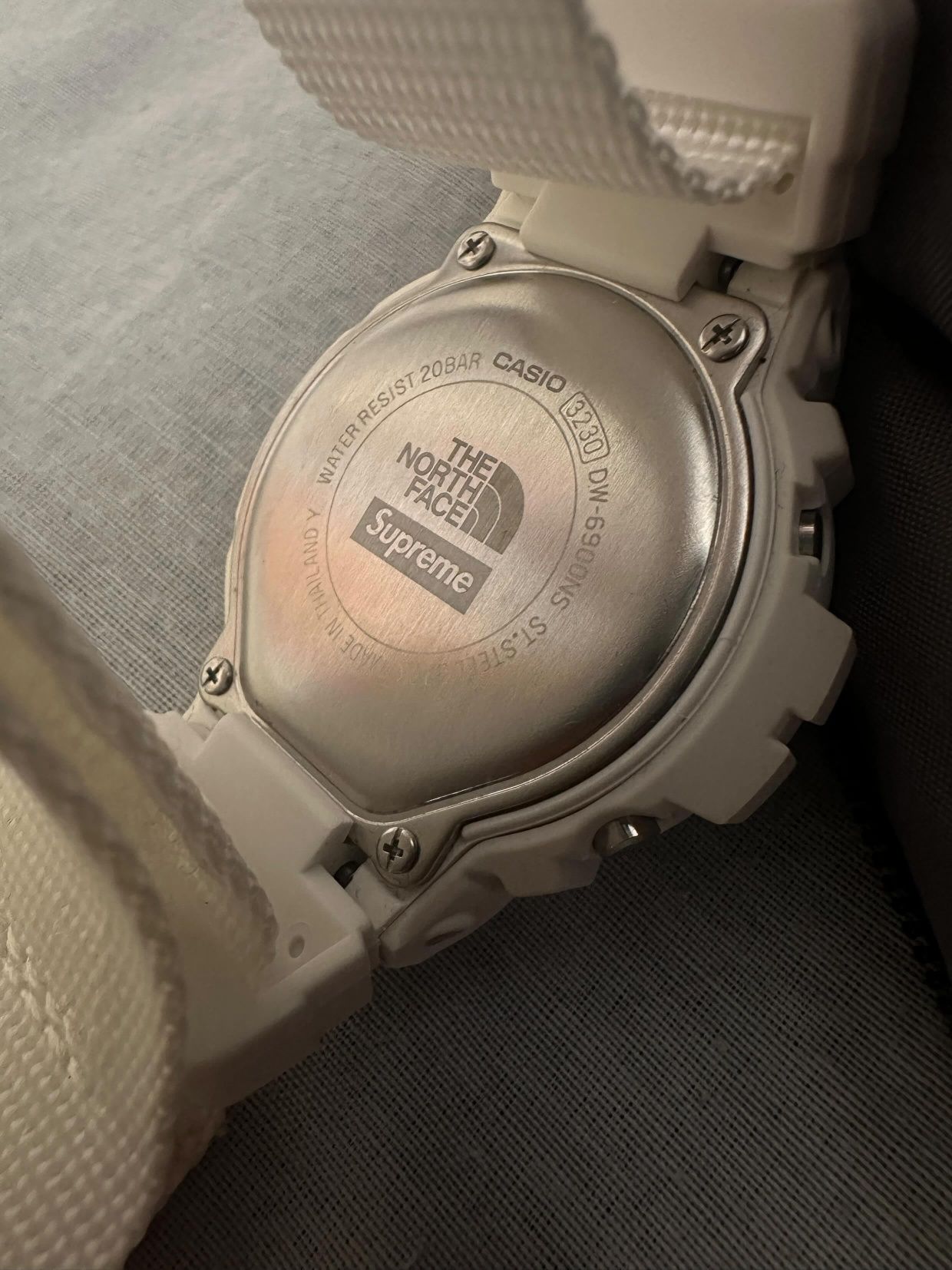 Часовник G-shock Supreme x The North Face