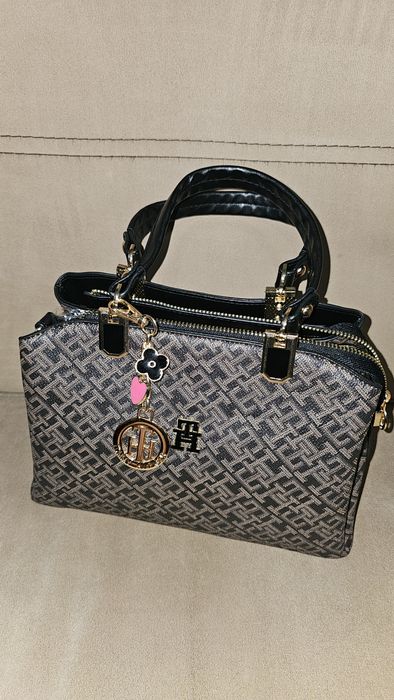 *Нова* Дамска кожена чанта Tommy Hilfiger