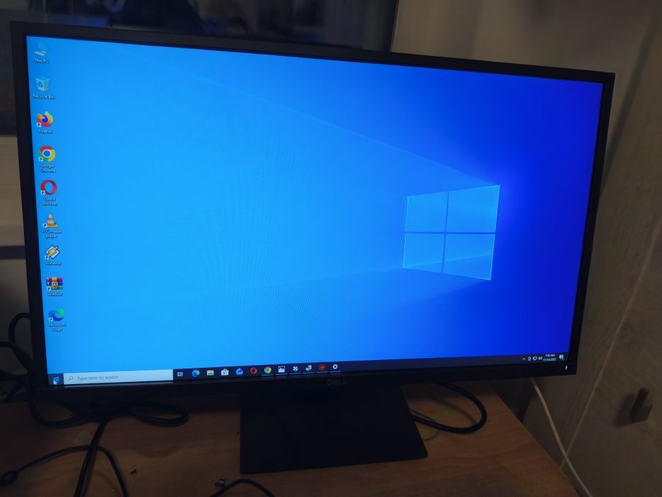 Monitor nou led DELL ips full HD diagonală 27" HDMI