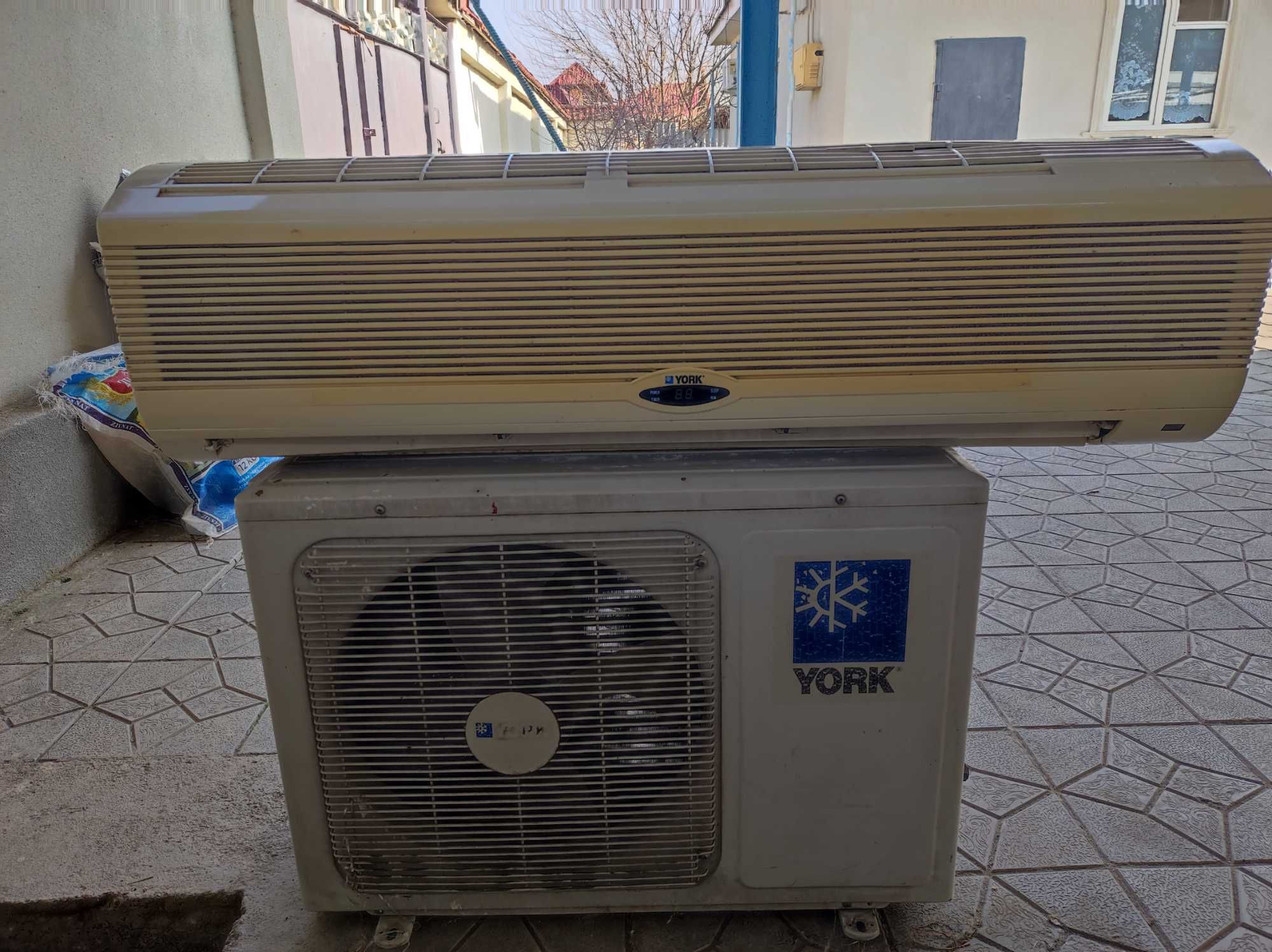 Продам кондиционер YORK 18