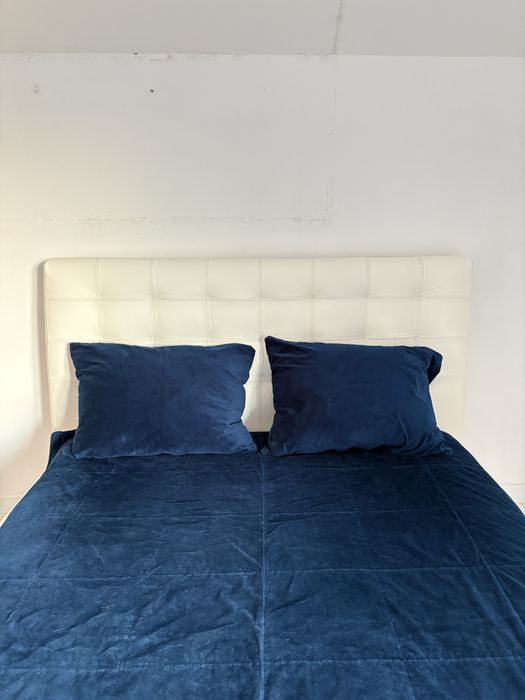 Pat tapițat cu saltea