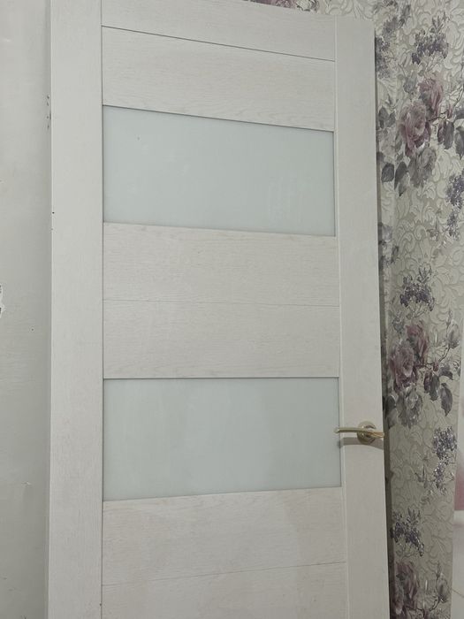 Есік сатылады тап таза б/у 5000тг