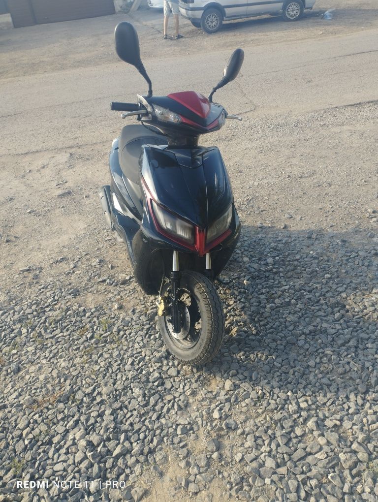 Продам новый  скутер