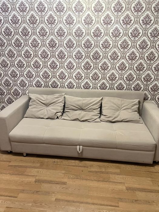 Продам Диван срочно