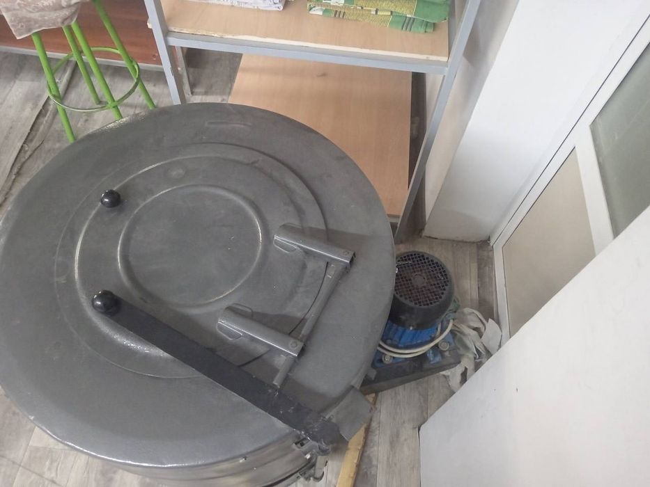 Центрифуга для сушки белья, широко используется в прачечных