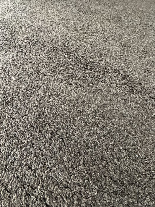 Covor maro închis, 300x200 cm, foarte pufos – stare excelentă