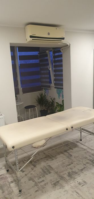 Masă de masaj portabilă cu husă inclusă in preț